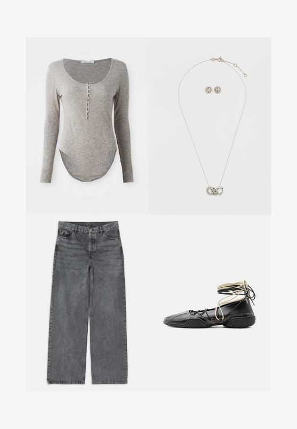 Lange mouw bodysuit van zacht grijs stof, met een ronde halslijn, knoopsluiting en een gebogen zoom voor een perfecte pasvorm.; Wijdere jeans in donkergrijs denim. Kenmerken zijn een hoge taille, vijf zakken en een sluiting met een knoop aan de voorkant. Glad textuur met subtiele vervaging.; Zwarte leren platte schoen met een gestructureerde zool en beige en zwarte veters rondom de enkel, gezien van opzij op een effen achtergrond.; Zilveren ketting met twee in elkaar grijpende ringen, waarvan er één is versierd met kleine stenen, vergezeld van ronde stud oorbellen met een gestructureerd oppervlak.