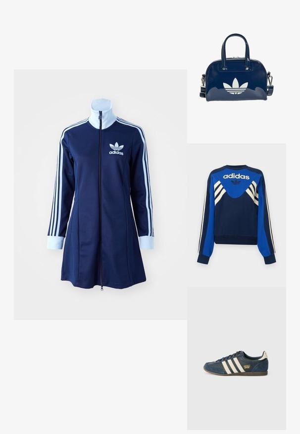 Donkerblauwe en blauwe Adidas sweater met witte strepen op de mouwen en borst, met Adidas-logo en klaverbladontwerp aan de voorkant.; Marineblauwe adidas zip-up jurk met lange mouwen, lichtblauwe strepen langs de armen en logo op de borst. Glad materiaal met een sportief ontwerp.; Marineblauwe suede sneaker met crèmekleurige strepen, gestructureerd teenpaneel, gouden "adidas JAPAN" logo en een bruine rubberen zool. Klasseiek laag model.; Glanzende donkerblauwe handtas met dubbele handvatten en verstelbare riem, met een groot wit Adidas trefoil-logo aan de voorkant.