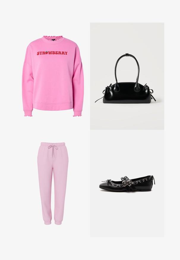 Rosa Sweatshirt mit Rüschensaum am Kragen und an den Manschetten, ausgestattet mit dem Schriftzug "STRAWBERRY" in fettem roten Text und einer grünen Erdbeergrafik oberhalb des Textes.; Hellrosa Jogginghose mit elastischem Bund, Kordelzug, Seitentaschen und elastischen Bündchen, abgebildet auf weißem Hintergrund.; Schwarzer flacher Ballettschuh mit doppelten Schnallenriemen, silbernen Ösen und einer kleinen Schleife nahe der abgerundeten Spitze auf weißem Hintergrund.; Kleine schwarze glänzende Handtasche mit zwei langen Griffen und seitlichen Kordelzug-Details vor einfachem hellem Hintergrund.