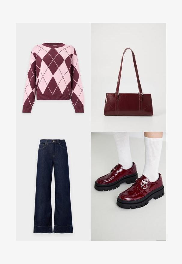 Langærmet striktrøje med et lyserødt og burgunderrødt argyle diamantmønster samt ribstrikkede manchetter og kant.; Mørkeblå brede jeans lavet af denim. Har en knaplukning, stikninger og sidelommer. Udfoldet nederste kant.; Bordeaux patent læder sko med en kraftig sort sål, dobbelt rem med hjerte detalje og ribbede hvide sokker. Retro design med tykkere greb.; Bordeaux håndtaske lavet af glansfuldt materiale, rektangulær form, med to skulderremme og subtile buede detaljer på forsiden.