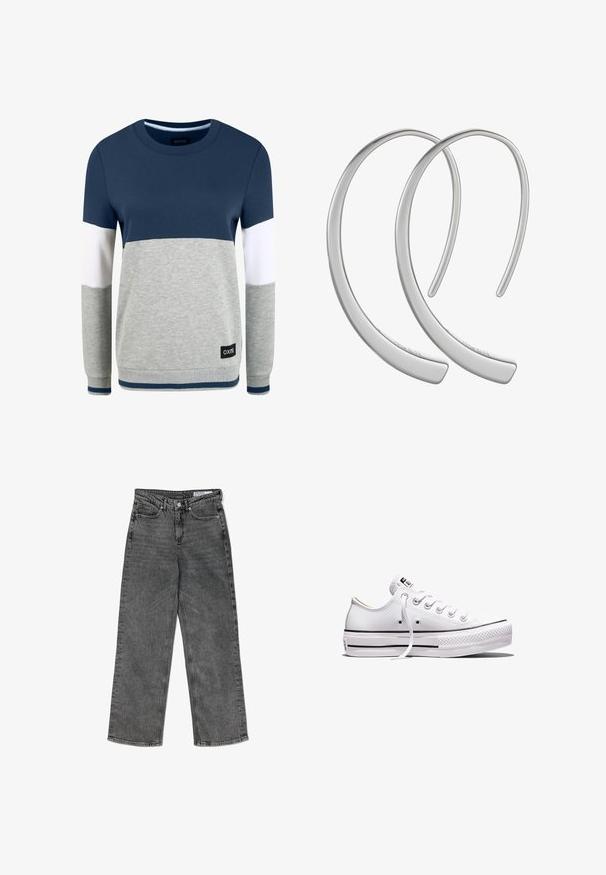 Oxmo OMAYA - Sweatshirt - insignia blue; Jean droit taille haute noir délavé avec poches avant, passants de ceinture, fermeture à bouton et étiquette de marque à l'intérieur de la ceinture.; Baskets basses en toile blanche avec lacets blancs, semelle en caoutchouc, détails à rayures noires, et écusson logo sur la languette et le talon.; Boucles d'oreilles en métal argenté en forme de croissant, avec une surface lisse et brillante. Elles présentent un design minimaliste sans motifs visibles.