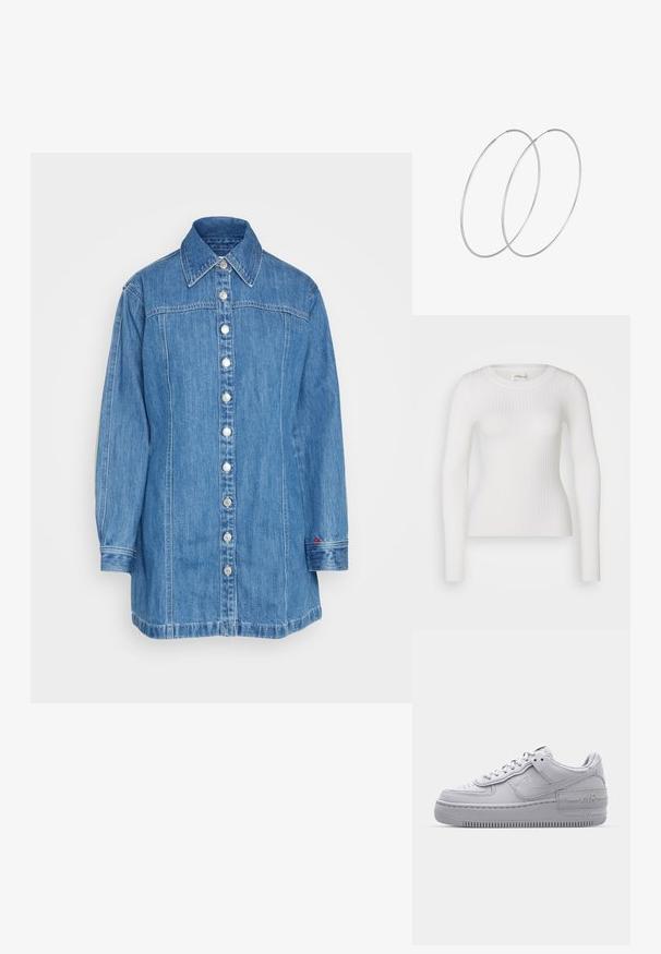 Biely dlhý rukáv ribbed top s okrúhlym výstrihom. Tkanina je hladká, s jemnou textúrou a priliehavým strihom. Žiadne viditeľné kovanie ani vzory.; Modrá džínsová bunda s gombíkovým zapínaním, golierom, dlhými rukávmi a mierne nadmernou siluetou. Obsahuje strieborné gombíky a bočné prešívanie.; Šedé tenisky Nike Air Force 1 s perforovanou špičkou, hladkým koženým zvrškom, hrubou podrážkou a embosovaným detailom 'AIR' na päte.; Strieborné kruhové náušnice s minimalistickým dizajnom. Cirkulárny tvar, hladký povrch a tenký profil. Ľahké s lesklým povrchom.