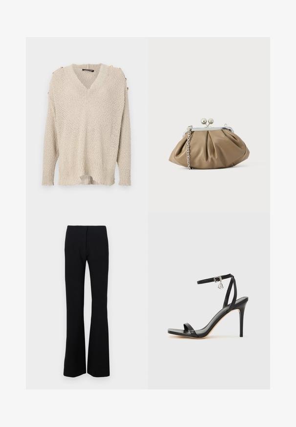 Beige strikket sweater med V-udskæring, drop shoulder design og ribbet kant. Har guldknapper på skuldrene og et løst, struktureret stof.; Sorte flared bukser i strækstof med en glat overflade og en tætsiddende talje. Ingen synlige lukninger eller mønstre.; Sort hæl-sandal med smal ankrem, firkantet tå-boks, glat lædermateriale og metalspænde som pynt.; Læderclutch i blød beige med afrundet form, plisseret tekstur, sølvfarvet kiss-lock lukning og aftagelig kæderem.