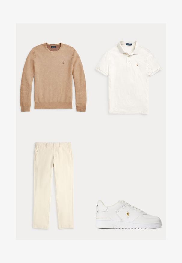 Béžový pletený sveter s dlhým rukávom, okrúhlym výstrihom a malým tmavým vyšívaným logom Polo Ralph Lauren na ľavej strane hrudníka.; Biele polo tričko s krátkym rukávom, golierom, dvojgombíkovou légou a malým vyšitým logom na ľavej strane hrude.; Krémové nohavice rovného strihu s pútkami na opasok a bočnými vreckami, zobrazené na svetlom pozadí.; Biele kožené nízke tenisky s bielymi šnúrkami a zlatým logom Polo Ralph Lauren na boku a "Polo" vyrazeným na podrážke.