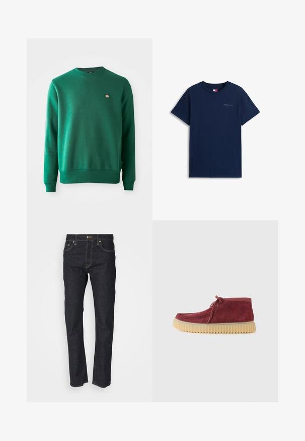 Groene sweatshirt van een katoenmix. Heeft een geribbelde ronde halslijn, lange mouwen en een klein logo-ophaal op de borst.; Marineblauw T-shirt met korte mouwen en een ronde hals, met klein wit "Tommy Jeans"-logo en rood-wit-blauw vlagembleem op de borst.; Donkerblauwe denim broek met een rechte pasvorm, voorzien van een knoopsluiting, vijf zakken en gouden stikselaccenten. Glad textuur.; Heren donkerrode suède enkellaarzen met dikke beige geribbelde rubber zolen en bijpassende veters op een effen witte achtergrond.
