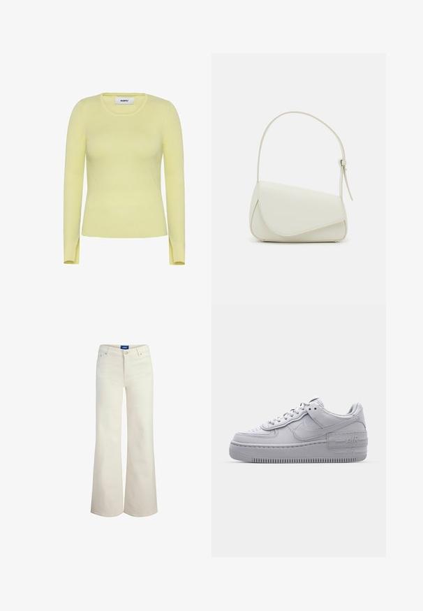 Ribbet langærmet sweater i lys gul med rund hals og slidser i siden ved kanten. Lavet af et strækbart, tekstureret stof.; Off-white højtaljede jeans med knap og lynlås foran, fem-lomme-design og brede, lige ben.; Grå Nike Air Force 1 sneakers med perforeret tå, glat læderoverdel, tyk sål og præget 'AIR' detalje på hælen.; Hvid taske i faux læder med en struktureret trekantet form, enkelt justerbart skulderstrop og en flaplås med kurver.