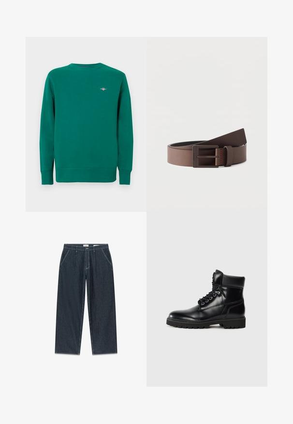 Sweat-shirt vert en tissu texturé, avec col rond et poignets côtelés. Comprend un petit logo sur le côté gauche de la poitrine.; Pantalon large à rayures verticales bleu foncé avec fermeture éclair et bouton, quatre poches, et détails de coutures contrastantes blanches.; Bottine en cuir noir avec une finition brillante, design à lacets, col rembourré et semelle en caoutchouc robuste avec des grips de traction.; Ceinture en cuir marron avec une boucle rectangulaire en métal foncé mat, partiellement enroulée sur un fond blanc uni.