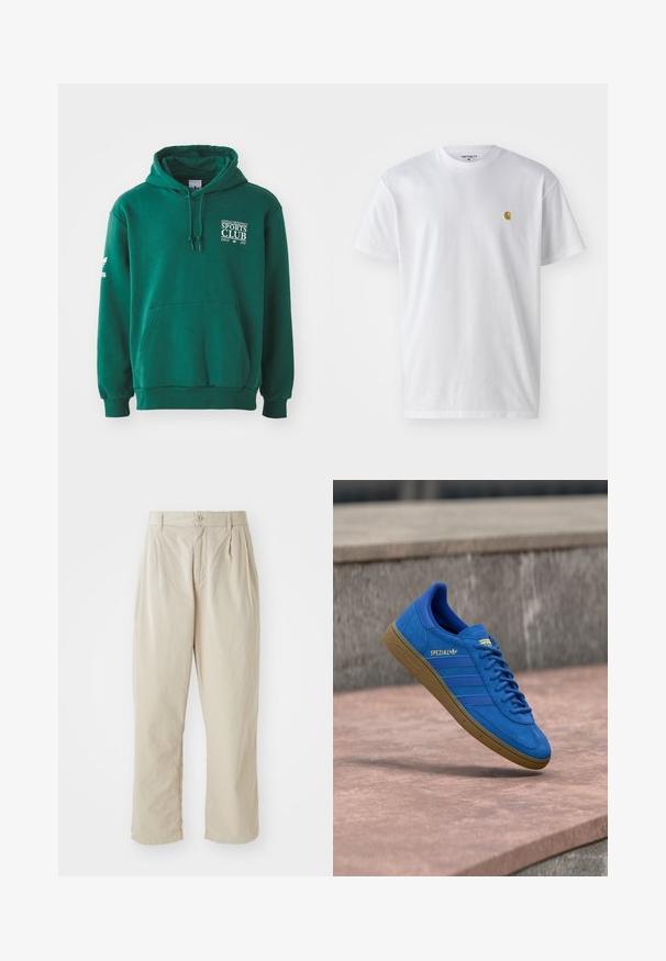 Grüne Kapuzenjacke aus weichem Stoff, mit Kängurutasche, Zugbandkapuze und weißer Textmarkierung auf der Brust und dem Ärmel.; Weißes Baumwoll-T-Shirt mit kurzen Ärmeln, Rundhalsausschnitt, mit einem kleinen goldenen Logo im linken Brustbereich. Weicher Stoff und normale Passform.; Beige, leichte Hose mit lässiger Passform, eingeknöpften Bügelfalten vorne, Knopfverschluss und umschlagenen Säumen. Glatte Textur, minimales Design.; Blauer Adidas Spezial Sneaker mit Gummisohle, Schnürsenkel gebunden, schwebend über einer glatten Steinoberfläche nahe einer grauen Betonwand.
