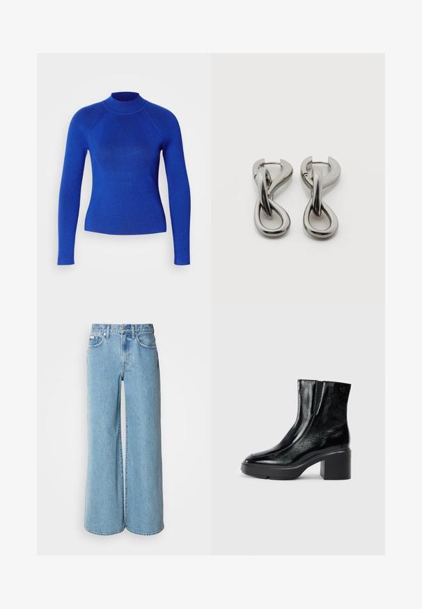 Blauwe geribde trui met een hoge halslijn en lange mouwen. Heeft een getailleerd ontwerp en een gestructureerde stof voor extra detail.; Lichtblauwe wijde jeans van denim, met een hoge taille, vijf pockets en subtiele vervaging langs de stof.; Zwarte gepatenteerde leren enkellaarsjes met een gebogen neus, elastische zijpanelen en een chunky blokhak. Voorzien van een reliëflogo aan de achterkant.; Set zilverkleurige metalen oorbellen met een abstract ontwerp van in elkaar grijpende lussen op een witte achtergrond.