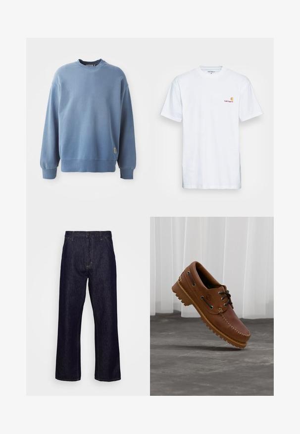 Hellblauer Pullover aus weichem Material, mit Rundhalsausschnitt, langen Ärmeln, gerippten Bündchen und Saum sowie einem kleinen Logoschild nahe dem Saum.; Weißes Baumwoll-T-Shirt mit kurzen Ärmeln. Entworfen mit einem kleinen orangefarbenen und kastanienbraunen Logo auf der linken Brust. Verfügt über einen klassischen Rundhalsausschnitt.; Dunkelblaue gerade geschnittene Jeans aus Denim mit vorderen Taschen, Gürtelschlaufen, Reißverschluss und Knopfverschluss, präsentiert vor einem schlichten weißen Hintergrund.; Brauner Leder-Bootsschuh mit schwarzen Schnürsenkeln, beigen Nähten und einer robusten Sohle, schwebt über einem grauen Betonboden.