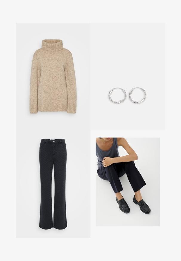 Suéter de punto beige con cuello alto, mangas largas y un acabado texturizado que presenta sutiles motas. Diseño de ajuste relajado.; Vaqueros acampanados negros con un patrón de tablero de ajedrez texturizado, con cierre de botón metálico, dos bolsillos laterales y dobladillo recto.; Mocasines de cuero negro con detalles texturizados, tacón bajo, puntera redonda y costuras visibles. Modelo vistiendo pantalones oscuros y una blusa gris.; Pendientes de aro plateados con textura ondulada e irregular. Presentan una forma circular delgada y un acabado reflectante.