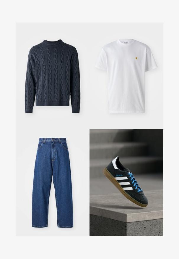 Mørkeblå striktrøje med et kabelmønster, rund halsudskæring og ribbede manchetter og kant. Fremstillet af tekstureret stof for varme.; Hvid bomulds t-shirt med korte ærmer, rund hals og et lille guld logo på venstre brystområde. Blød tekstur og almindelig pasform.; Denimwide-leg jeans i mørkeblå. Har høj talje, bæltestropper og klassisk fem-lommers design. Syet kant med en ren finish.; Sort Adidas sneaker med hvide striber, blå snørebånd og gummisål, der svæver over gråt betontrin i blødt lys.