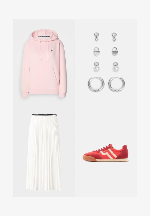 Sudadera rosa clara hecha de tela suave, con un bolsillo tipo canguro, capucha ajustable con cordón y un pequeño logo de cocodrilo verde en el pecho.; Falda blanca plisada con una cinturilla elástica negra que presenta el logotipo "LACOSTE". Diseño de longitud media con textura suave.; Zapatillas de tela roja y ante con rayas blancas, suela de goma y cordones blancos. Presentan un logo en el lateral y un diseño de puntera redondeada.; Tres pares de pendientes de plata: aros cortos con piedras transparentes, charms en forma de corazón y pendientes grandes de aro con un acabado texturizado.