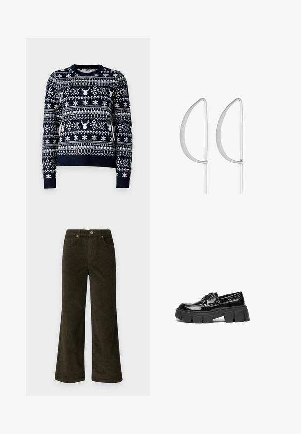Pull en maille marine avec des flocons de neige blancs et des motifs de rennes, col rond, manches longues et ourlet côtelé.; Vero Moda Petite VMTESSA PANTS - Pantalon classique - forest night; Mocassin en cuir verni noir avec une semelle plateforme épaisse noire et des œillets décoratifs. Texture lisse avec un bout arrondi et un détail de lacets.; Boucles d'oreilles en métal argenté avec un design courbé minimaliste, présentant des formes en goutte d'eau allongées et ouvertes avec une finition mate.