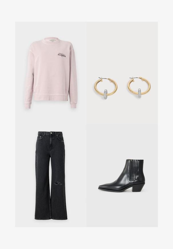 Hellrosa Sweatshirt mit langen Ärmeln, Rundhalsausschnitt, gerippten Bündchen und schwarzem Schriftzug "Infinite Summer ALLSAINTS London" auf der linken Brust.; Schwarz-jeans mit weitem Bein und hoher Taille, versehen mit einem abgerissenen Riss am linken Knie und klassischen Metallknopf- und Nietenakzenten.; Schwarze Leder-Ankle-Boots mit spitzem Zehenbereich, seitlichen elastischen Einsätzen mit vertikalen Rillen und einem niedrigen Blockabsatz. Glatte Textur und elegantes Design.; Paar goldfarbene Creolen mit kleinem silberfarbenem Schlaufen-Detail an jeder, vor hellem grauem Hintergrund präsentiert.