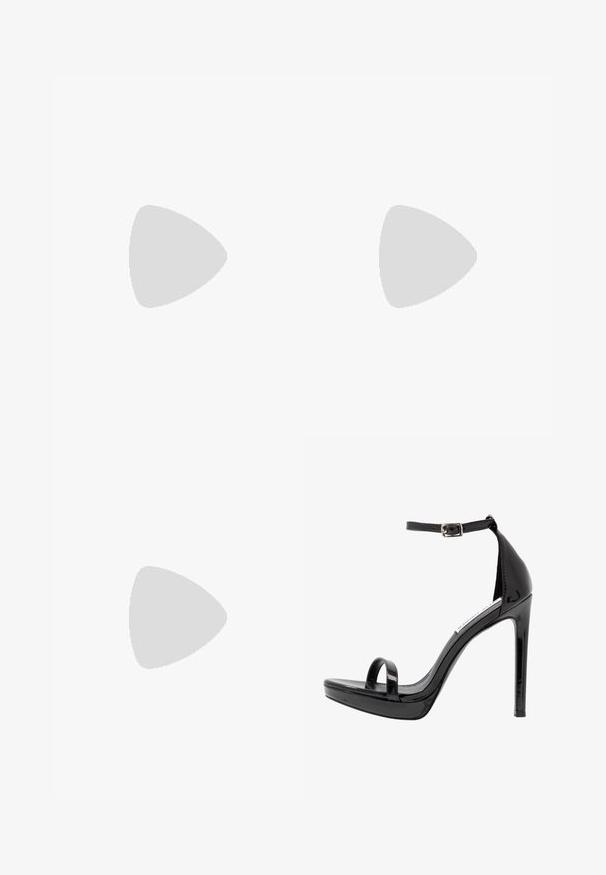 Schwarzer Jumpsuit mit hohem Kragen, tailliertem Oberteil und knöchellangen Beinen. Hergestellt aus dehnbarem Material mit glatter Textur. Keine sichtbaren Verschlüsse.; Steve Madden MILANO - High Heel Sandalette - black; ALDO FELISIA - Handtasche - silver-coloured; Silberne Creolen mit einem dünnen, glatten Design; länglich-ovale Form; polierte Oberfläche; ausgestattet mit einem sicheren Hakenverschluss.