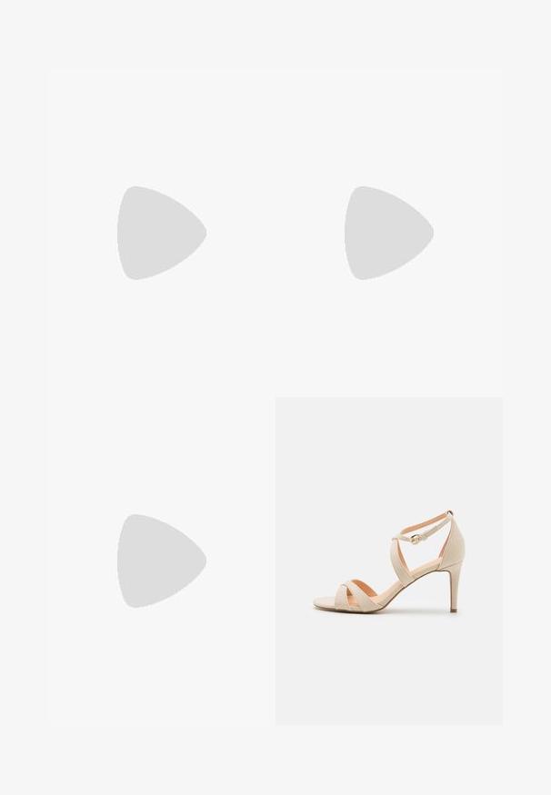 Mekko tummansinisestä kankaasta, jossa on leveät lahkeet, istuva pukuvuori ja V-aukko. Sisältää etuosan rusettiyksityiskohdan ja vetoketjukiinnityksen takana.; Beige suede sandaalit, joissa on korkea korko, avoin kärki, ristikkäiset hihnat ja nilkkahihna, jossa on kultainen solki.; Kultaista paljettikangasta oleva nyöriolkalaukku, jossa on pyöreä kahva, kiiltävät pyöreät paljetit ja teksturoitu kangas. Mittoja ei ole ilmoitettu.; Kultasävyinen kaulaketju- ja rannesetteri kirkkailla kristallikukka- ja lehtikuvioilla, molemmissa säädettävät ketjulukot valkoisella taustalla.