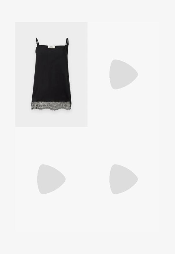 Camisola sin mangas negra con tirantes finos ajustables y ribete de encaje floral a lo largo del dobladillo sobre un fondo liso.; Pantalones de pierna ancha negros con una cinturilla elástica, que presentan una tela texturizada y un ajuste holgado. Diseñados para la comodidad y la facilidad de movimiento.; Sandalias de tacón alto de charol negro con tres tiras horizontales y una correa en el tobillo ajustable. Silueta elegante y acabado brillante.; Bolso de mano metálico plateado con forma triangular, textura suave y una fina correa de hombro ajustable. Presenta un diseño plegable con costuras.