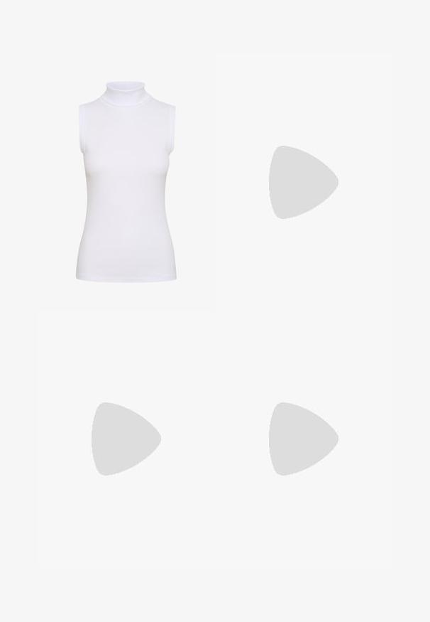 Hvid ærmeløs turtleneck top i ribbet stof, med en tætsiddende design og glat tekstur, høj krave og ingen synlig hardware.; Sort plisseret nederdel lavet af stof med en glat tekstur. Har en struktureret talje og flere lodrette pliser for definition.; Beige læder loafers med frynseaccent, der har en kraftig sort platformssål og tekstureret overflade, designet til komfort og stabilitet.; Tannfarvet og hvid vævet shopper-taske med håndtag i tannfarvet læder, ledsaget af en mindre glat tannfarvet læderpung med lynlås og Guess-logo.