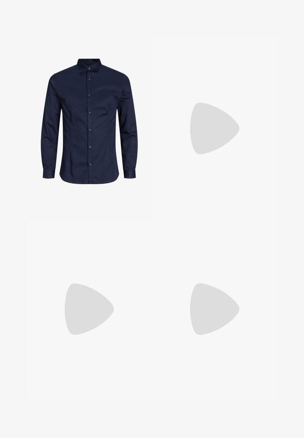 Navy blauwe langärmige button-up shirt, katoen stof, met kraag, voorste knoopsluiting, gladde textuur, zonder merkbare patronen of accenten.; Donkergrijze op maat gemaakte broek met voorste knoop en riemlussen, plat tegen een witte achtergrond weergegeven.; ALDO PORTOS PILLOW WALK - Zakelijke loafers - black; Zwarte leren riem met een matte zwarte metalen gesp, met een vlak, glad oppervlak en een taps toelopend einde. Eenvoudig ontwerp zonder versieringen.