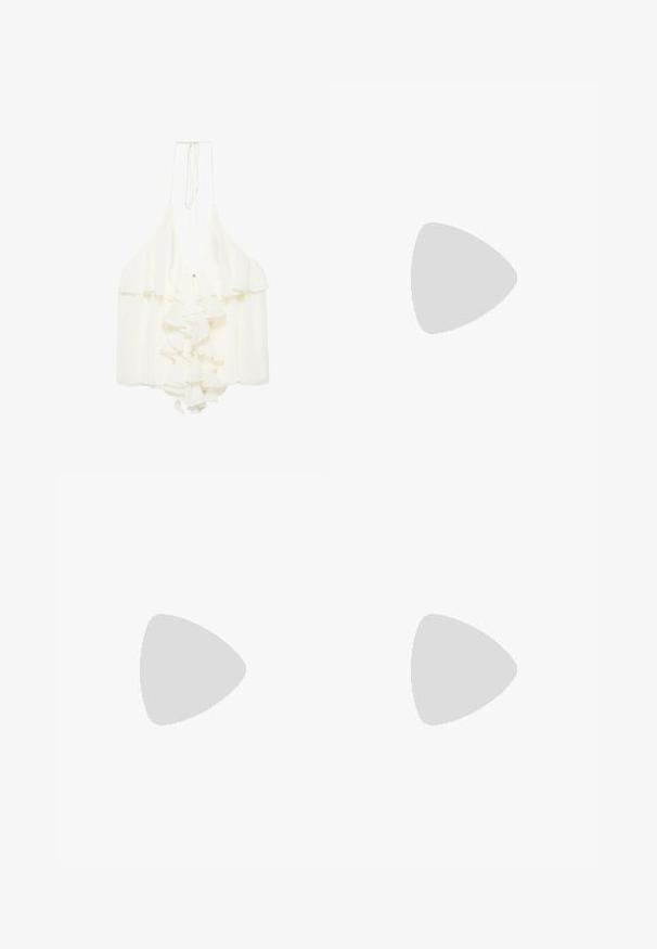 Top blanc sans manches, col américain, profond décolleté en V, détail à volants sur le devant et fermeture à nouer au cou.; Jupe midi beige clair avec une coupe droite et une fente centrale à l'avant. Fabriquée dans un tissu lisse avec une fermeture éclair dissimulée à l'arrière.; Escarpins slingback noirs en cuir verni à bout pointu avec une boucle décorative et des fines brides de cheville.; Lunettes de soleil forme œil de chat avec motif écaille de tortue, verres marron, monture angulaire et accents dorés sur fond blanc.