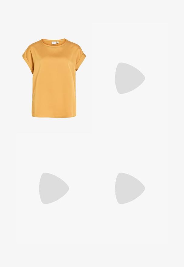Blouse jaune moutarde à manches courtes avec poignets retroussés et encolure ronde, en tissu léger et lisse.; Pantalon noir taille haute, ajusté, jambes droites avec plis devant, présenté à plat sur un fond uni.; Ballerines en cuir noir avec un bout arrondi, une semelle plate et une fine sangle ajustable sur le cou-de-pied avec une boucle en métal.; Petit sac à main noir brillant avec deux longues anses et des détails à cordon sur les côtés sur un fond clair uni.