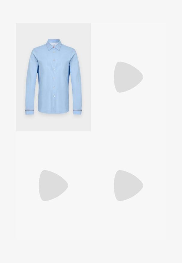 Chemise bleu clair à manches longues en coton. Dotée d'un col pointu, de boutons sur le devant et de détails à rayures contrastantes sur les poignets.; Pantalons bruns en tissu texturé, avec une coupe droite, une fermeture à bouton unique et un style minimaliste.; Chaussure habillée en cuir noir avec une finition lisse, bout arrondi et design à lacets ; présente des détails de couture sur le dessus et une semelle plate.; Ceinture en cuir noir avec une boucle rectangulaire en argent. La boucle présente un petit détail de logo et une texture lisse. Design simple et classique.