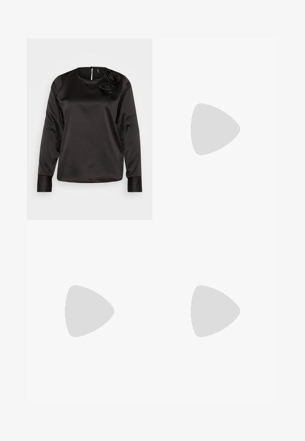 Vero Moda VMLIS O NECK ROSE - Pitkähihainen paita - black; Mustat leveälahkeiset housut, jotka on valmistettu sileästä kankaasta. Housuissa on korkea vyötärö, solmittava vyö ja laskokset siistimpiä linjoja varten.; Pitkä mustahiuksinen nainen nojaa valkoiseen kaarevaan tuoliin, yllään harmahtavanruskea pusero, beige housut, musta vyö ja mustat nilkkurit korkokengillä.; Musta nahkainen olkalaukku, jossa on kaareva pohja, hopeanvärinen ovaalilogo edessä ja ohut säädettävä hihna valkoisella taustalla.