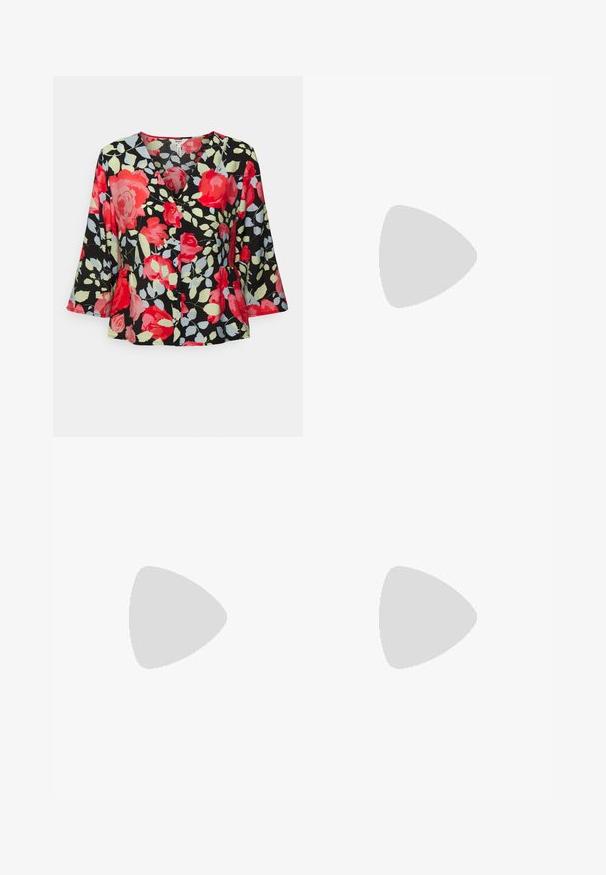 Object Petite OBJLIMONE - Bluse - hot coral; Sort plisseret nederdel med en bredtalje, prydet med ensartede lodrette folder. Glat tekstur med et svævende design.; Sorte hælede sandaler med tynde stropper, en tekstureret overflade, åben tå og et slankt, spidst hældesign. Har en glat indersål og en skinnende overflade.; Guldtonede metaløreringe med cirkulære trædetaljer, der har en glat overflade og et minimalistisk design. Silhuetten understreger enkelheden.
