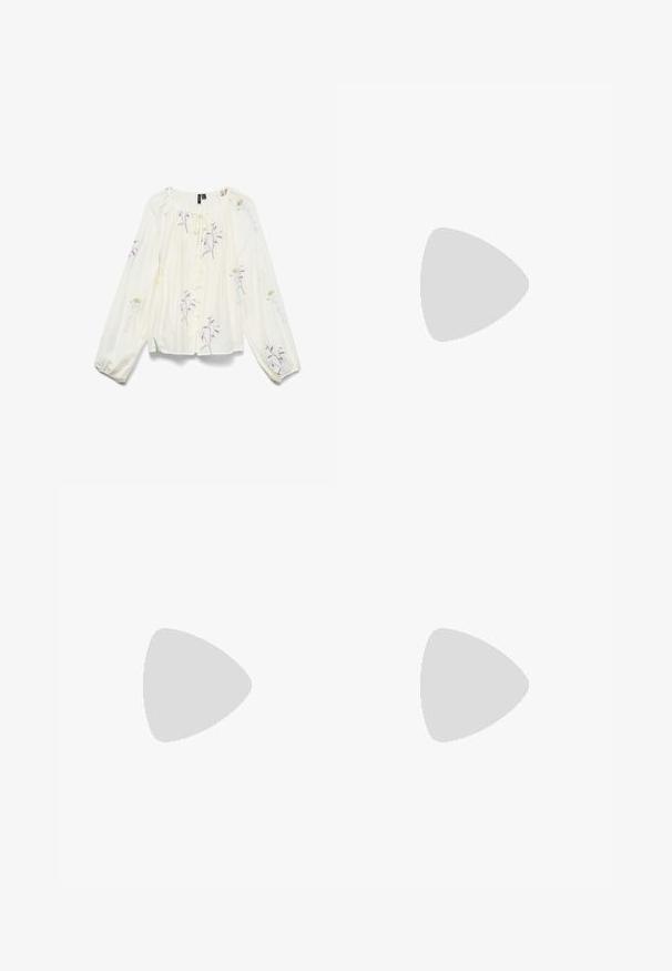 Hvid bluse med lange ærmer med blomstret broderi, knapper foran, rynket halsudskæring og bindebånd, lagt fladt på en hvid baggrund.; Blå denimjeans med høj talje og bølget blomstret blondeudsmykning langs de brede benkanter.; Beige patenterede læder slingback hæle med spids tå og 5 cm hæl, med udskårne sider og en tynd ankelrem.; Blød brun læderpung med samlet top og tynd strop, hvilende på hvid baggrund.
