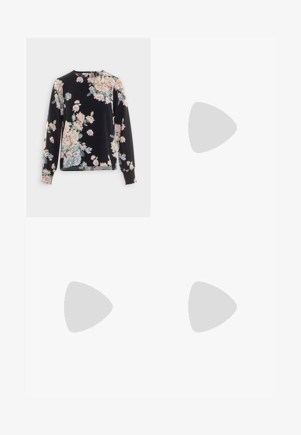 Vero Moda VMTALLY O NECK - Blúzka - night sky; Široké denimové džínsy v tmavomodrej farbe, s klasickým piatym vreckom, jemným prešívaním a kovovým gombíkom na zapínaní v páse.; Biela teniska Nike Air Force 1 s metalicko-strieborným logom Swoosh, šnurovaním vpredu, perforovanou špičkou a textúrovanou gumovou podrážkou.; Svetlošedá hobo taška má mäkkú, vystlanú štruktúru, zakrivenú rúčku a zipsový priečinok, čím vytvára elegantný, minimalistický dizajn.