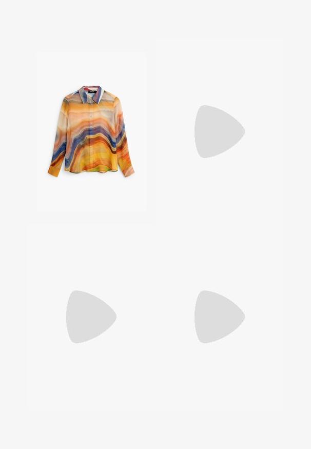 Chemise à manches longues boutonnée avec des rayures ondulées abstraites dans des tons orange, jaune, bleu, violet et beige, avec un col pointu.; Un jean en denim bleu à jambe large présente un délavage clair, une taille haute, des poches avant et un effet de dégradé subtil le long des jambes. Fini avec une fermeture à bouton.; Mocassins en cuir noir avec une semelle en caoutchouc noir épaisse et texturée. Présentent un bout rond et une sangle décorative sur le coup de pied.; Sac bandoulière rectangulaire avec une sangle ajustable brun foncé, présentant un tissu texturé tissé en dégradé de rouge, orange et marron avec un petit logo.