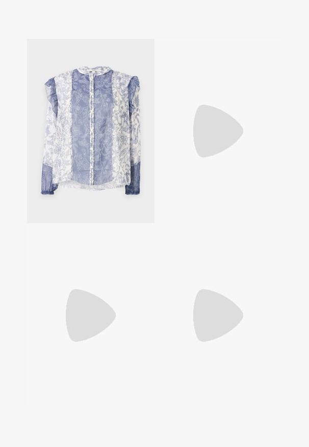 Blouse à motif floral bleu et blanc, en tissu transparent, avec une fermeture à boutons à l'avant, des manches à volants, un col rond, texturé avec des détails complexes.; Pantalons à jambes larges en orange avec une taille noire, dotés d'un motif bandana blanc complexe, d'une texture lisse et de designs de bordure détaillés.; Chaussure slingback en cuir noir avec bout pointu, trois boucles argentées à l'avant et petit talon kitten sur fond blanc.; Sac à bandoulière en cuir marron de forme rectangulaire arrondie, rabat asymétrique, fermoir circulaire argenté et deux fines bretelles.