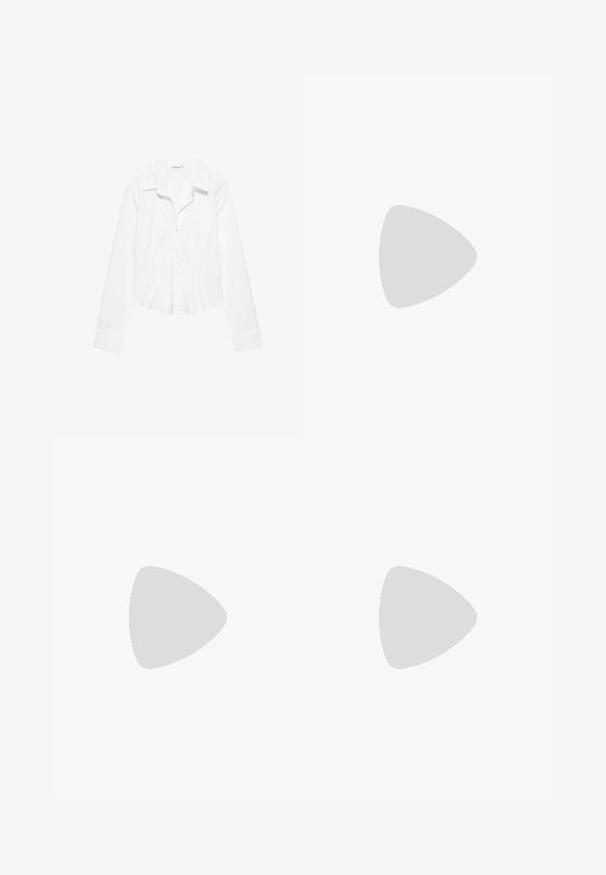 Hvid skjorte med lange ærmer, krave, let figursyet talje og manchetter med knapper, vist på en hvid baggrund.; Mørkeblå vidde jeans i denim med dobbelt knaplukning, forlommer og kontrastsyning på hvid baggrund.; Sorte læder lavhælede pumps med spidse tæer, ankelrem og struktureret finish. Simpelt design med en robust blokhæl.; Sorte solbriller med en smal, katteøjeform. Fremstillet af glat plast, med mørke linser og diskrete logo accenter på stængerne.