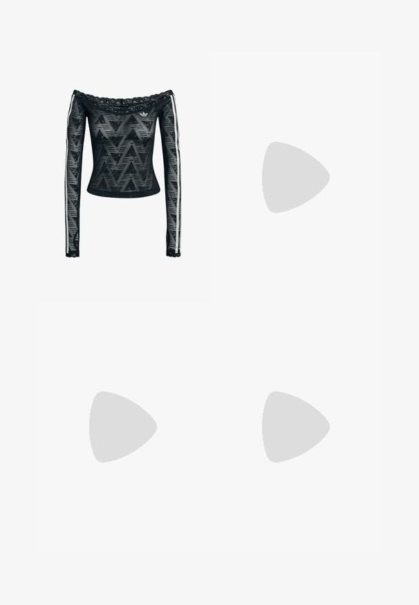 Top negro de manga larga y escote off-the-shoulder, con detalle de encaje, patrón en zigzag y franjas blancas en los costados. Hecho de un material ligero y transparente.; Falda midi negra con diseño ajustado, que presenta franjas laterales blancas y un pequeño emblema blanco en el lado izquierdo.; Bailarinas de cuero blanco con estampado de vaca marrón, con tres rayas negras en el lateral y suela flexible de goma color marrón claro.; Bolso de mano de charol negro con forma redondeada, dos asas en la parte superior, acentos plateados y un prominente logotipo blanco en la parte delantera.