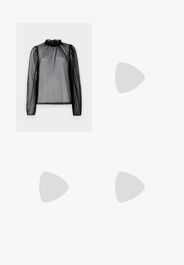 Sort, gennemsigtig bluse med lange ærmer, høj flæsekrave og elastiske manchetter. Let, flydende stof med samlede detaljer ved skuldrene.; Midi-nederdel med elastisk talje, der har en løs pasform og et abstrakt mønster i brune, beige og marineblå farver.; Sort laklæder spids tå stilet hæl med tynde ankremme og lille spænde.; Sort læderhåndtaske med struktureret klap, sølvkæde-rem, top-hank og sølv dekorativt logolås foran i midten.