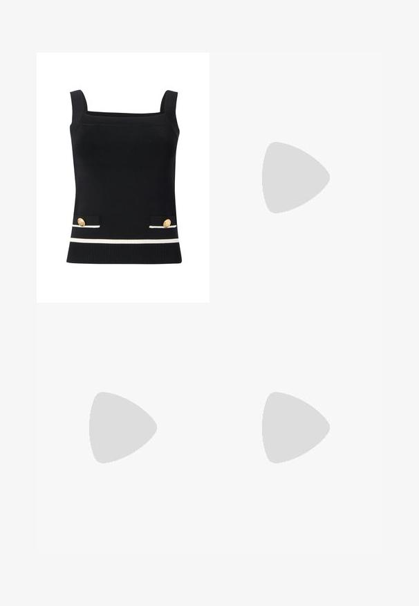 Schwarzes, geripptes Tanktop mit quadratischem Ausschnitt, goldfarbenen Knöpfen an den Taschen und weißen Streifen am Saum. Glatte Textur und figurbetonte Form.; Hochtaillierte, schmale Jeans aus hellblauem Denim. Verfügt über fünf Taschen, einen vorderen Knopfverschluss und klassische Nähdetails.; Schwarzer, spitz zulaufender High-Heel-Pumps aus Leder mit einem schlanken, mittelhohen Absatz auf einem schlichten hellgrauen Hintergrund.; Schwarze Schultertasche aus Lackleder mit schmalem Riemen, dreieckigem Guess-Logo vorne und einem Reißverschluss oben.