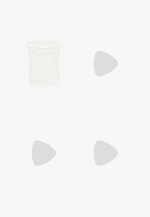 Robe mini blanche bustier froncée avec une silhouette ajustée, fabriquée en tissu lisse, présentée à plat sur un fond blanc.; Jupe blanche mi-longue avec un design fluide et une texture douce. Style simple sans motifs visibles ni détails en métal.; Chaussure noire plate en cuir avec un bout pointu, bride réglable avec une boucle en métal, texture lisse et design minimaliste.; Petit sac à main noir brillant avec deux longues anses et des détails à cordon sur les côtés sur un fond clair uni.