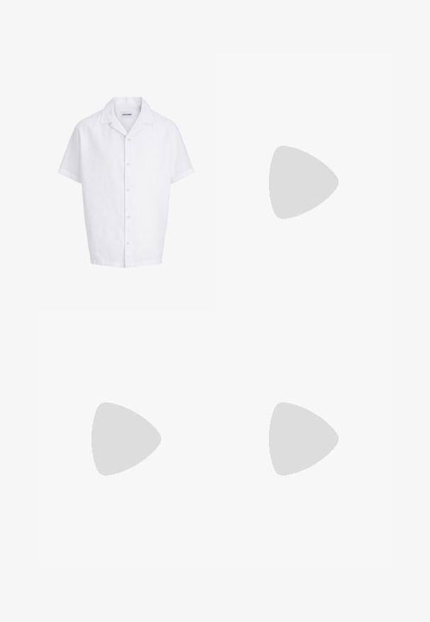 Chemise blanche à manches courtes, boutonnée, avec col camp, ourlet droit et étiquette visible à l'intérieur du col portant la mention JACK & JONES.; Shorts kaki en coton, avec une fermeture éclair, une patte de boutonnage, deux poches latérales et une coupe décontractée. Texture lisse, design à longueur de genoux.; Baskets argentées avec une texture lisse, un design à lacets, des accents perforés et une semelle en caoutchouc marron texturé.; Lunettes de soleil carrées écaille de tortue avec verres marron et fines accents en métal doré, présentées sur une surface blanche.