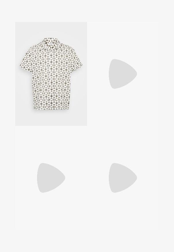 Chemise à manches courtes en tissu blanc avec un motif géométrique marron. Dotée d'un col classique et d'une texture subtile.; Shorts beige clair à coupe droite, en coton. Présentent un bouton frontal unique, des poches latérales et des ourlets retroussés.; Sneaker en daim marron avec un design d'accent crème. Caractéristiques : semelle et lacets en caoutchouc noir, avec une silhouette élégante et profilée.; Lunettes de soleil rectangulaires en écaille de tortue marron avec des verres vert foncé et des branches fines posées sur une surface blanche.