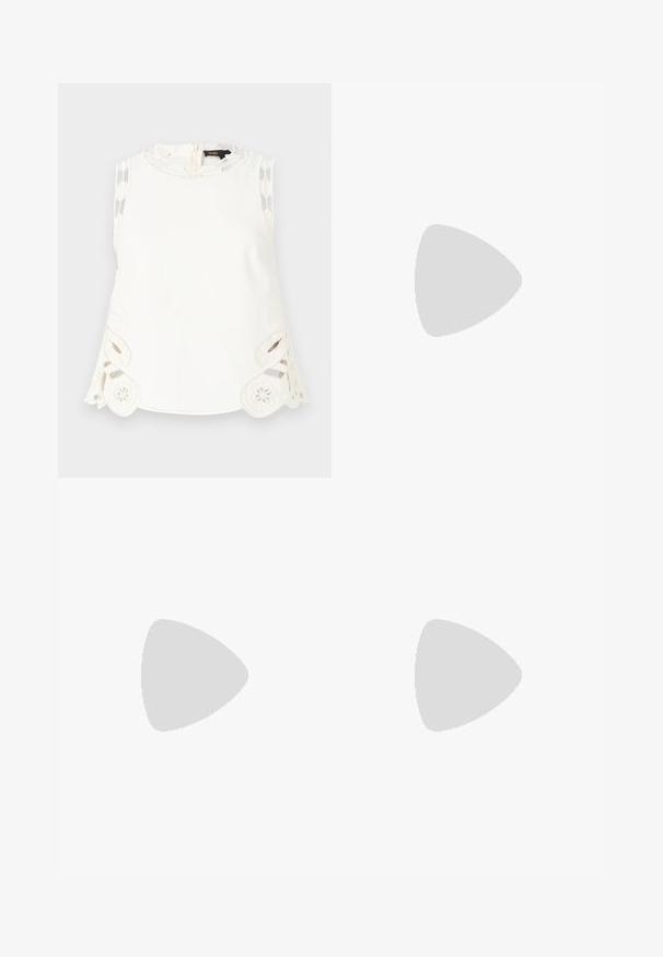 Maje LAURESQUE - Topp - ecru; Rabanne Sirgete säärtega teksad - off white denim; Mustad nahast rihmadega mustad lakknahast sandaalid ruudukujulise varbaga ja madala plokki kontsaga. Varustatud kuldse tooni metalldetailidega ja reguleeritavate pahkluuri rihmadega.; Musta nahk käekott, millel on frantsiisid, kuldne ahelsanga ja lõigatud käepide. Esiosas on logot.