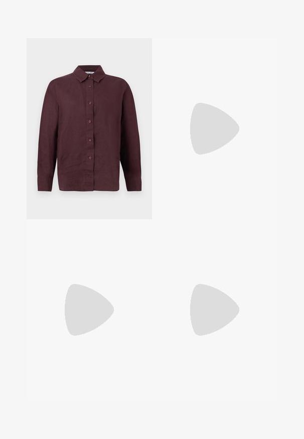 Chemise à manches longues, boutonnée, de couleur bordeaux foncé avec un col pointu et des poignets boutonnés, présentée sur un fond blanc.; Pantalons larges marron en tissu texturé avec une finition lisse, présentant un devant plat, des passants de ceinture et des poches latérales.; Chaussure en cuir marron foncé à talon haut flottant au-dessus d'un sol réfléchissant près d'une étagère métallique avec des panneaux blancs dans une pièce.; Sac à main en cuir beige en forme de croissant avec une seule bandoulière et des coutures minimalistes, posé sur un fond blanc uni.