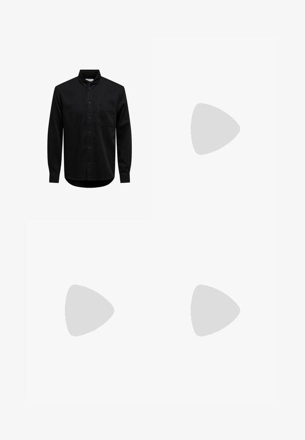 Chemise noire à manches longues avec boutons, col boutonné et poche poitrine, présentée sur fond blanc.; Pantalon noir à jambes larges avec fermeture par bouton et zip, passants de ceinture, et petit anneau en métal près de la taille.; Mocassin en cuir noir flottant au-dessus d'un tapis beige avec un canapé beige dans un intérieur minimaliste.; Ceinture en cuir noir brillant enroulée avec une boucle métallique rectangulaire argentée sur un fond clair uni.
