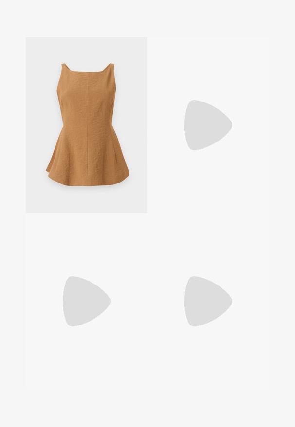 Haut sans manches en mélange de lin beige avec encolure carrée et taille ajustée s’évasant en basque.; Pantalon marron à jambes larges avec taille élastique et cordon de serrage, en tissu léger, présenté à plat sur un fond clair.; Sandale à talon brun foncé avec bout carré et fines brides flottant au-dessus d’un pavement texturé près d’un mur carrelé.; Even&Odd by Zalando Sac à main - brown