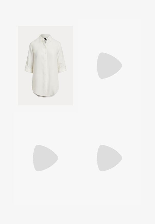 Hvid hørskjorte med knaplukning, lange ærmer rullet op, buet kant og klassisk krave. Diskret tekstur, blødt stof.; Beige linnedragter med bred ben-design, elastisk talje og snøre. Glat tekstur med subtile nubret gennem stoffet.; Flad slidssandal med vævet jutebund og beige tekstureret rem med lille sølv dekorativt emblem.; Stor vævet stråtaske med lysebrune læderhåndtag, frynset topkant og rund MK-logo-charme, der hænger foran.