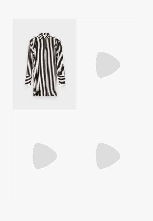 Chemise à rayures noir et blanc avec un col pointu, des manches longues et un devant boutonné. Caractéristiques de rayures larges et étroites alternées.; Pantalons beige à jambes larges en tissu lisse, avec une taille haute, des plis avant et une silhouette ajustée.; Talons hauts en cuir noir avec un bout pointu, dotés d'un talon fin et d'un accent en ton or sur la lanière réglable. Texture lisse.; Sac en cuir marron au silhoette courbée, avec une bandoulière en chaîne dorée et un logo embossé ; présenté sur un fond neutre.