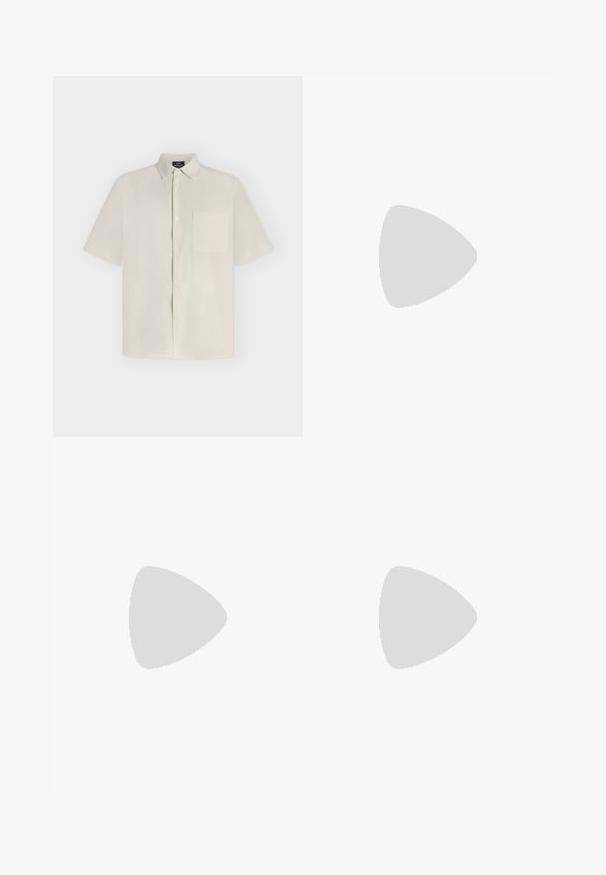 Chemise beige à manches courtes avec boutons, col et poche poitrine, présentée à plat sur un fond clair.; Pantalon habillé slim marron foncé avec passants de ceinture, pli avant, sans poches visibles, présenté sur un fond clair uni.; Chaussure de ville en cuir marron avec une finition lisse, bout arrondi, quatre œillets et un petit talon en caoutchouc noir. Design simple sans motifs.; Serviette en cuir brun foncé avec deux poignées, une bandoulière détachable et un petit logo à l'avant sur un fond uni.