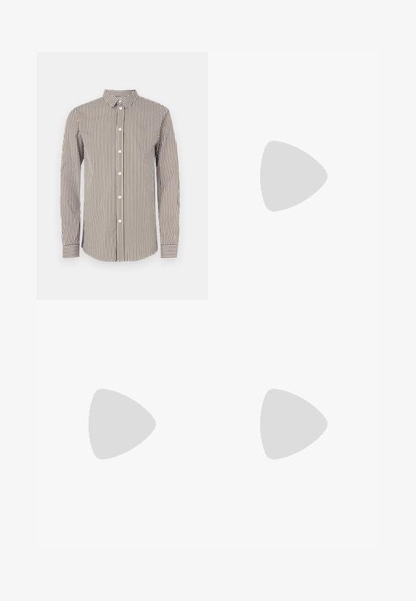 Chemise à manches longues à rayures marron et crème avec un col à boutons, dotée de boutons blancs et de poignets à motifs. Texture de tissu lisse.; Pantalon marron foncé ajusté en tissu lisse, avec devant plat, poches latérales et fermeture par bouton. Coupe droite, sans motif apparent.; Mocassins en cuir noir à bout arrondi, avec un design cousu, une semelle plateforme basse et une semelle en caoutchouc texturée et crantée.; Ceinture en daim marron roulée avec une boucle rectangulaire en métal argenté sur un fond clair uni.