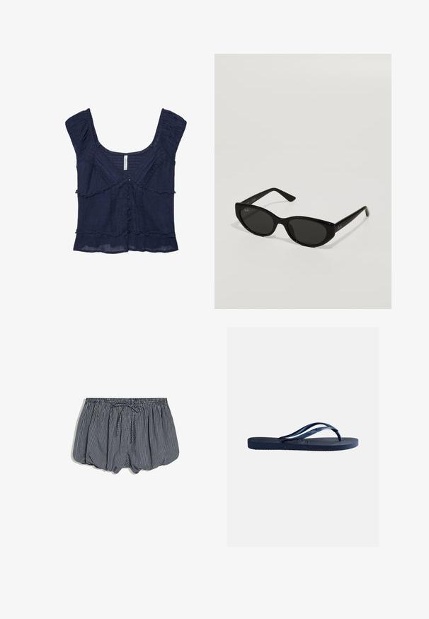 Marineblauwe blouse met korte mouwen, vierkante halslijn, gerimpelde randen, knopen aan de voorkant en gestructureerde verticale strepen.; Marineblauwe en witte geruite shorts met elastische tailleband en vooraan een trekkoord, weergegeven op een witte achtergrond.; Navyblauwe rubberen teenslipper met een gestructureerde zool en Y-vormige banden, geïsoleerd op een effen lichtgrijze achtergrond.; Zwarte zonnebril met een smal, kattenoogvorm. Gemaakt van glad plastic, met donkere glazen en subtiele logo-accenten op de veren.