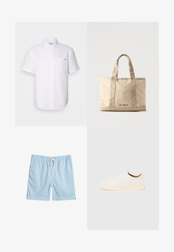 Witte short-sleeve button-up shirt van lichtgewicht stof, met een borstzak en een subtiele logo-detail. Gladde textuur en klassieke kraag.; Lichtblauwe zwemshorts van zachte stof, voorzien van een elastische tailleband, zijzakken en een trekkoord voor verstelbaarheid.; Witte lage sneaker met vetersluiting, minimale stikdetails en een crèmekleurige zool op een lichtgrijze achtergrond.; Beige canvas tas met twee handvatten en een voorvak, "LES DEUX" geborduurd op het vak.